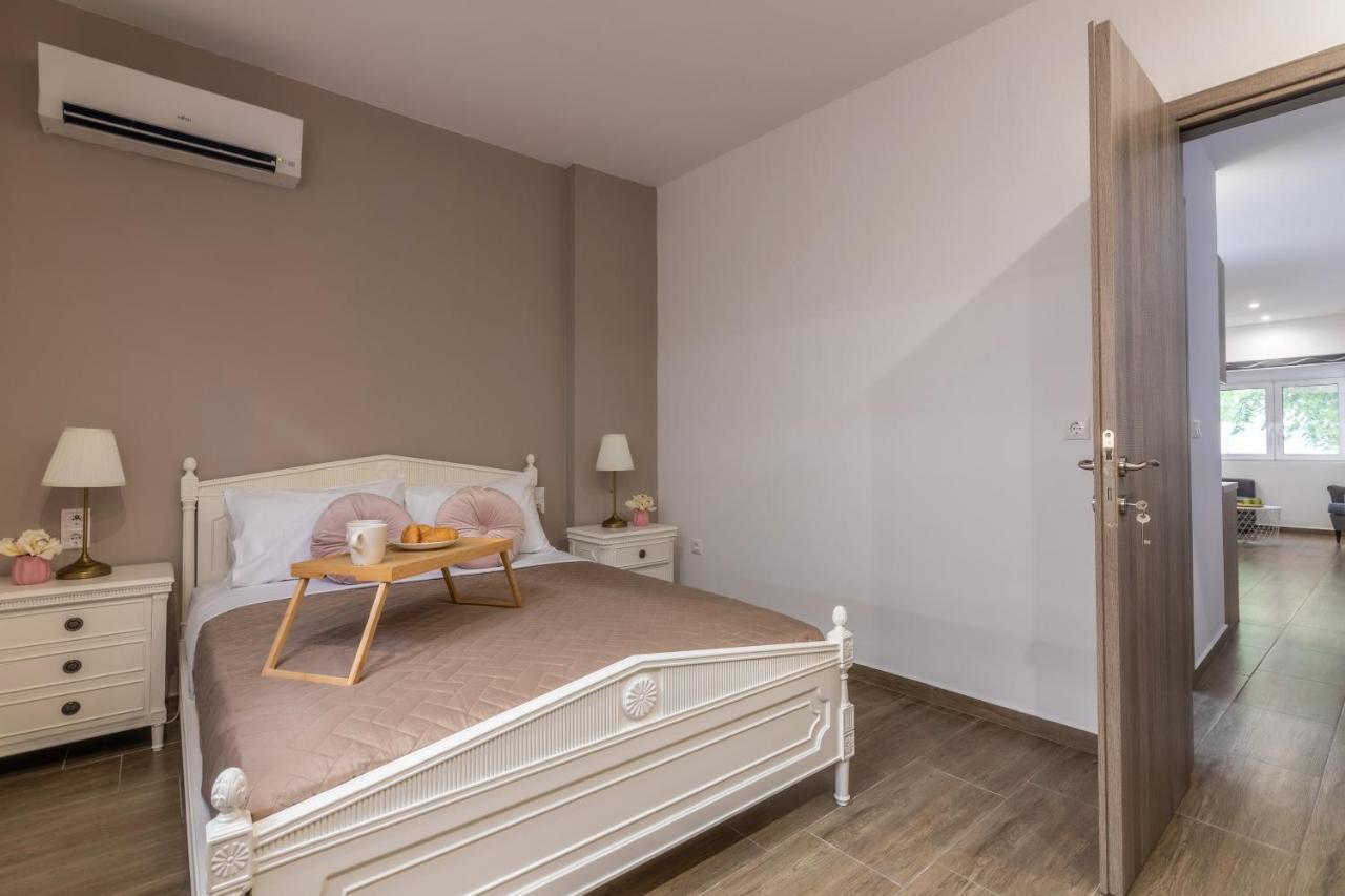 Elegant City Apartment Iraklion Buitenkant foto